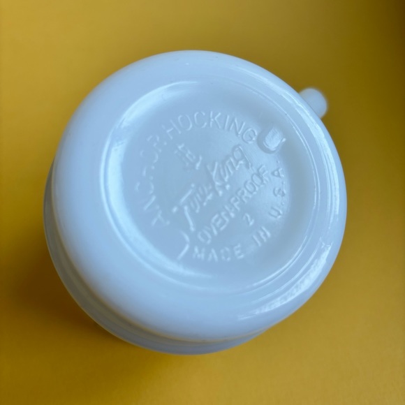 Vintage Anchor Hocking Fire King Milk Glass Stackable Mug with D Handle - Picture 6 of 6